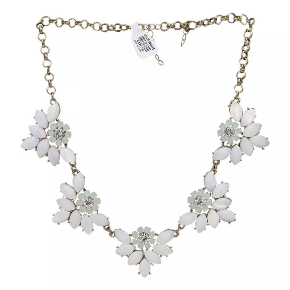 Gold Tone Rhinestone Flower Statement NWT 18"